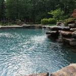 Pool Construction: Brooks Pool Co., Inc. 
Interior Finish: Tahoe Blue PebbleTec®

Landscape Architect: Landscape Associates, LLC | North Little Rock, AR

Brooks Pool Co., Inc. | © 2021 